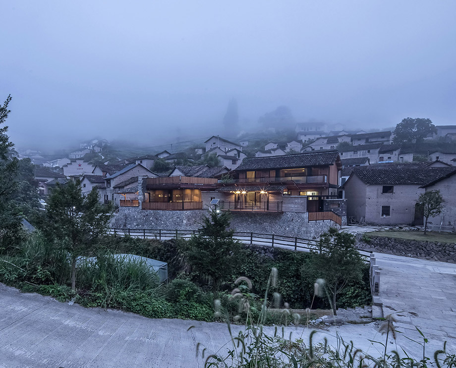 凹凸民宿酒店設(shè)計(jì)公司
